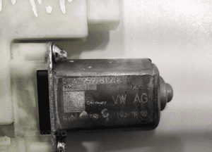 SILNICZEK SZYBY PRAWY PRZÓD PRZEDNI SKODA FABIA III 5JA959812K 2014-2018 4