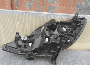 Lampa przód przednia prawa peugeot 107 oryginał 4