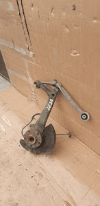 Zwrotnica piasta prawy przód VW Passat B5 8D0407258AE 3