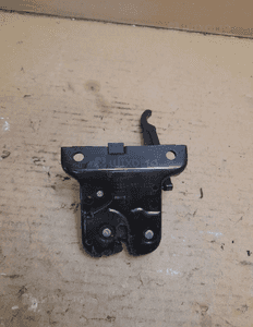 Audi  8P3827469A zamek klapy bagażnika 3