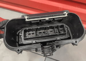 BMW 7 F01 F10 3.0D N57 STEROWNIK SILNIKA KOMPUTER ECU OBUDOWA ORYGINAŁ 10