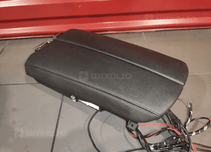 Bmw 7 F01 F02 podłokietnik schowek telefon czarny skóra stan bdb 3