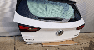 Opel astra 5 k hb klapa tylna Y40R 4