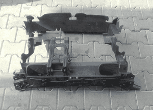 Mercedes W203 C 2.0B belka wzmocnienie pas przod przedni