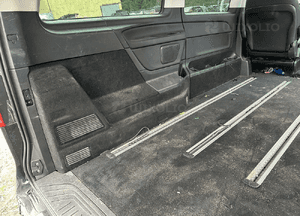 Mercedes 447 v klasa Metris Vito  tapicerka szyna zamek boczek wnętrze boczki tapicerka long  wnętrze  dywan 2