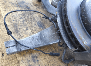 BMW 5 F10 3.0D ZWROTNICA PIASTA TARCZA ZACISK WAHACZ PRAWY LEWY PRZÓD OE 12