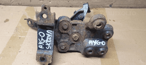 Łapa mocowanie skrzyni biegów Toyota Aygo 1.0 8