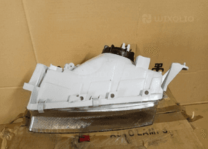 Lampa prawy przód przednia prawa DEPO mazda 323 4