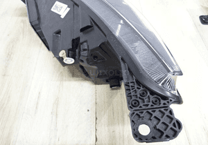 Lampa prawa focus mk 4 full led JX7B-13E016-AH st 10