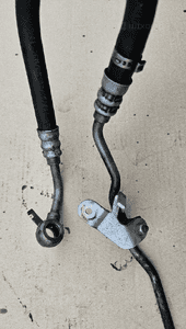 BMW E60 E61 2.0 D rurka przewód wspomagania 2