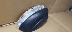 Kierunkowskaz prawy obudowa lusterka VW Golf VI Nowy 3