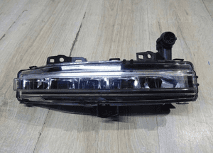 Range Rover L460 PRAWY halogen M8E2 M8E2-15200 1