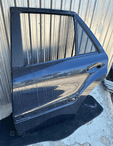 MERCEDES ML 164 drzwi tylne lewe lakier  359 / 197 11