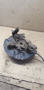 Zwrotnica prawy przód przedni Toyota Avensis T25 5