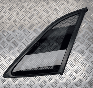Audi Q3 8U szyba karoseryjna prawy tył 8U0845300 1