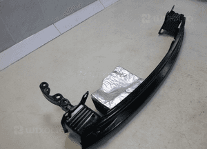 Range rover velar L560 belka wzmocnie zderzaka tył 9
