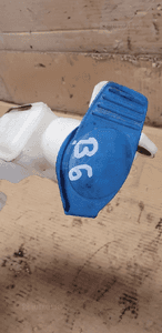 Zbiorniczek płynu spryskiwaczy pompka VW Passat B6 9