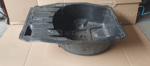 Wanna wnęka bagażnika koła zapasowego Mercedes W209 2