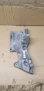 Podstawa łapa alternatora Skoda Roomster 045903143E 1