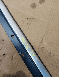 Listwa zgarniająca drzwi szyby prawy tył tylna prawa Audi A6 C6 4F0853764A 2