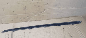Listwa szyby czołowej lewy przód Suzuki Swift IV 77170-63J0 4