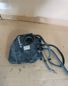 Zbiorniczek wyrównawczy płynu przewody VW Touareg 7L0121407E 2