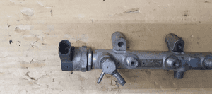 Listwa wtryskowa czujnik Audi Q5 3.0 TDI 059090 4