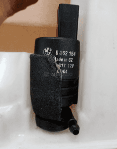 Zbiorniczek płynu spryskiwaczy bmw Compact pompka 7003353 2