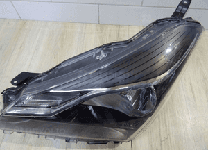 TOYOTA YARIS 3 lift LAMPA lewa 4