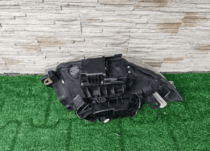 Lampa xenon bmw 1 E81 E82 E87 E88 lci 7181289 2