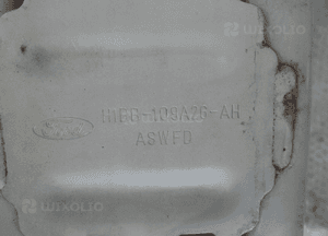 Ford fiesta MK8 belka zderzaka przód przednia 4
