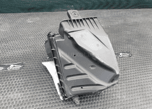 Obudowa Filtra 06B133837AG 06B133837P Powietrza Pokrywa 2.0 ALT Audi A4 B6 B7 VW 18