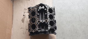 Silnik blok silnika słupek dół Jaguar XF X250 2.7 TDV6 1
