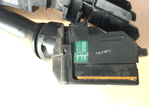 Toyota Yaris II  2 06-11 przełączniki wycieraczek OD030 2