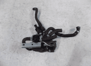 Volvo XC40 1.5 plug-in hybrid dodatkowa pompa wody mocowanie 1