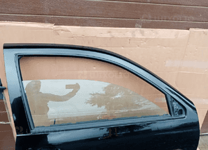 Drzwi prawy przód przednie prawe VW GOLF IV 4 3 drzwi 3D L041 3