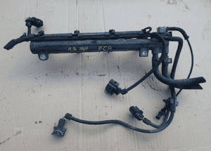 LISTWA WTRYSKOWA 036133319 VW AUDI 1.4 16V RADOM 1