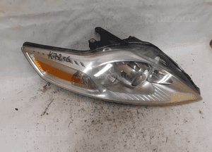 Przod przednia lampa prawa ford mondeo  MK4 2