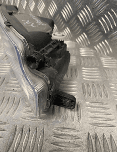 Halogen przeciwmgielny prawy vw passat B8 2014- 9