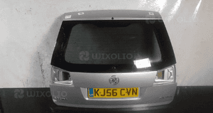 Klapa bagażnika tył tylna opel vectra c kombi Z157 srebrny 1