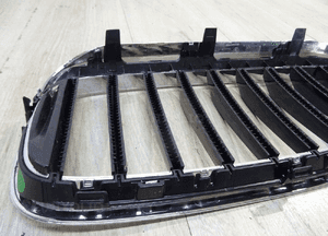 Prawa atrapa nerka grill bmw 5 G30 G31 7383520 9