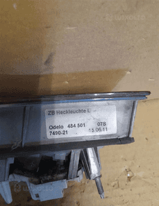 AUDI A4 B7 LAMPA tył lewa w klapę 3