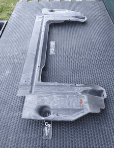 Osłona 4B0825215B Pampers Dolna Belki Zawieszenia Tyl Tylna Audi A6 C5 4