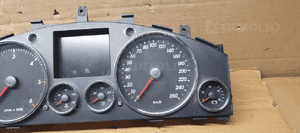 Licznik zegary oryginał VW Touareg 3.0 TDI 211 tyś. 7L6920881A 3