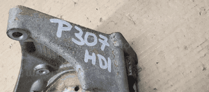 Łapa wspornik pompy wtryskowej Peugeot 307 2.0 HDI 96389217 7