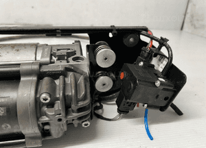 Bmw 7 F01 kompresor zawieszenia 6789450 5