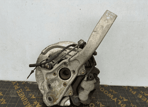 BMW E70 / E71 Zwrotnica piasta przód Prawa - 16298 1