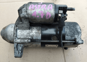 Opel Astra J 4 1.7 CDTI rozrusznik 1