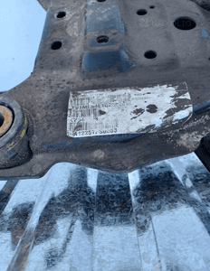 Volvo C30 sanki wózek belka zawieszenia silnika przód 5