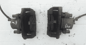 Mazda 3  BK 03-09 1.4 1.6 16V  1.6 citd Zacisk hamulcow przedni przód Jarzmo lewy prawy 1
